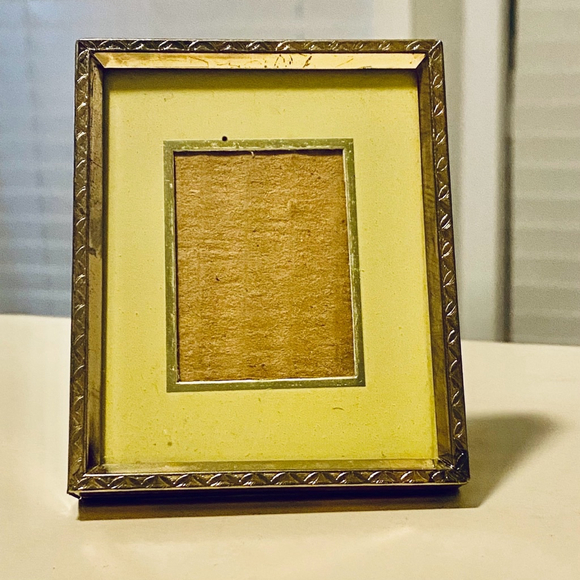 Two Small Vintage Picture Frames - Picture 2 of 9
